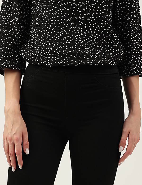 Solid Regular Fit Jeggings
