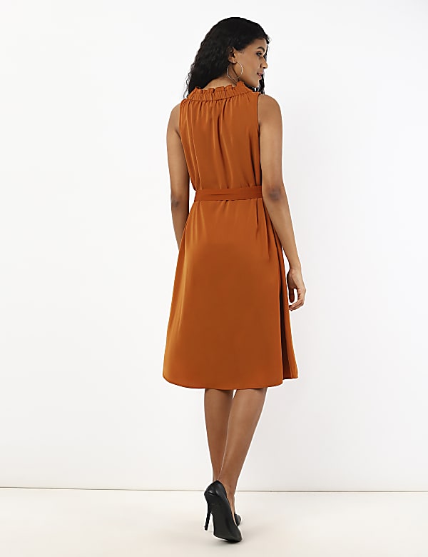 Sleeveless Dress with tie up