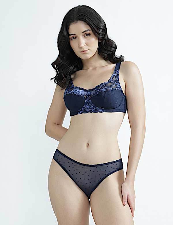 Polyamide Rich Lace Regular Fit Knickers