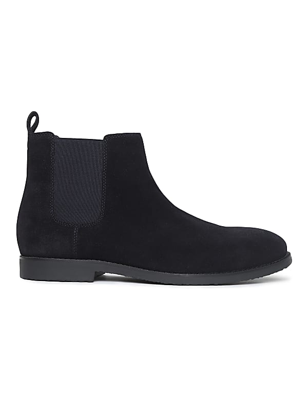 Plain chelsea boots new arrivals