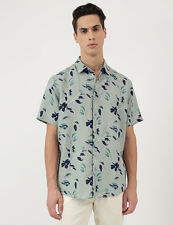 Relaxed Fit Spread Collar Shirt