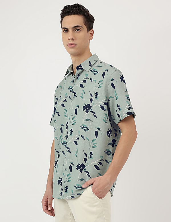 Relaxed Fit Spread Collar Shirt