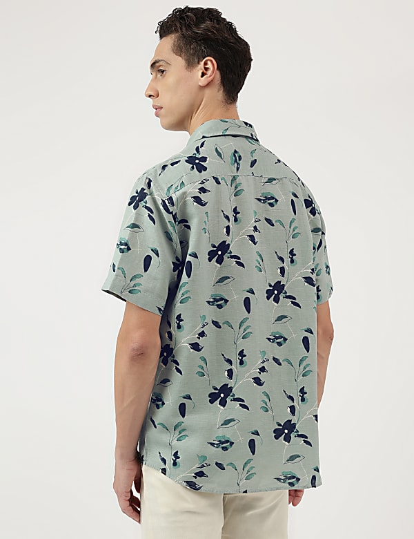 Relaxed Fit Spread Collar Shirt