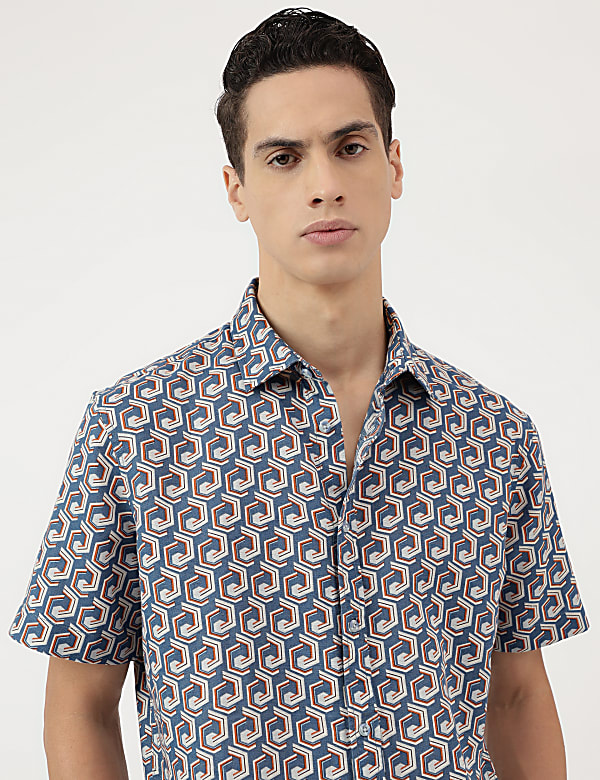 Relaxed Fit Spread Collar Shirt