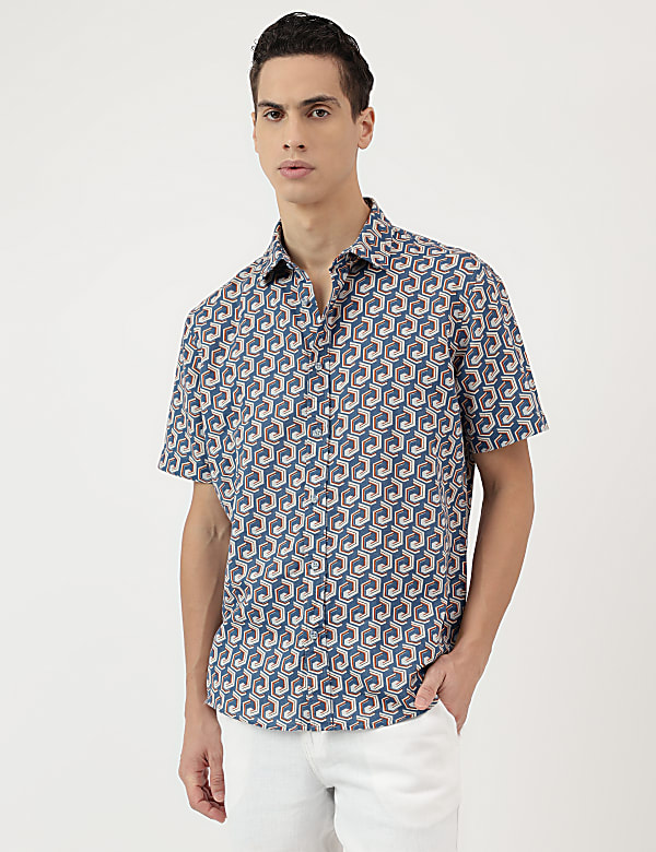 Relaxed Fit Spread Collar Shirt