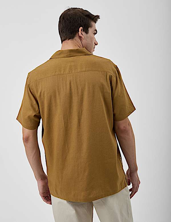 REVERE COLLAR SS BORDER PRINT SHIRT