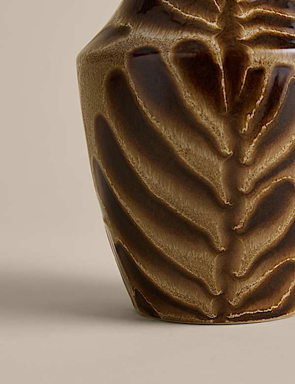 Reactive Leaf Ceramic Vase - SK