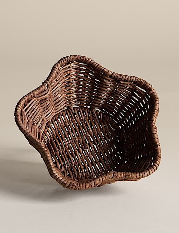 Kleine Rattan-Schüssel mit Wellenrand - AT