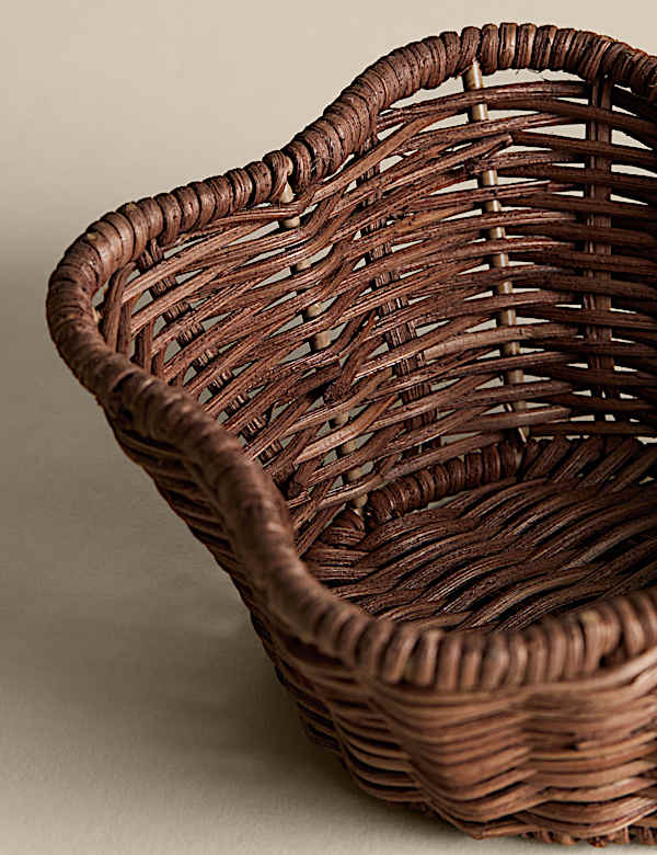 Kleine Rattan-Schüssel mit Wellenrand - AT