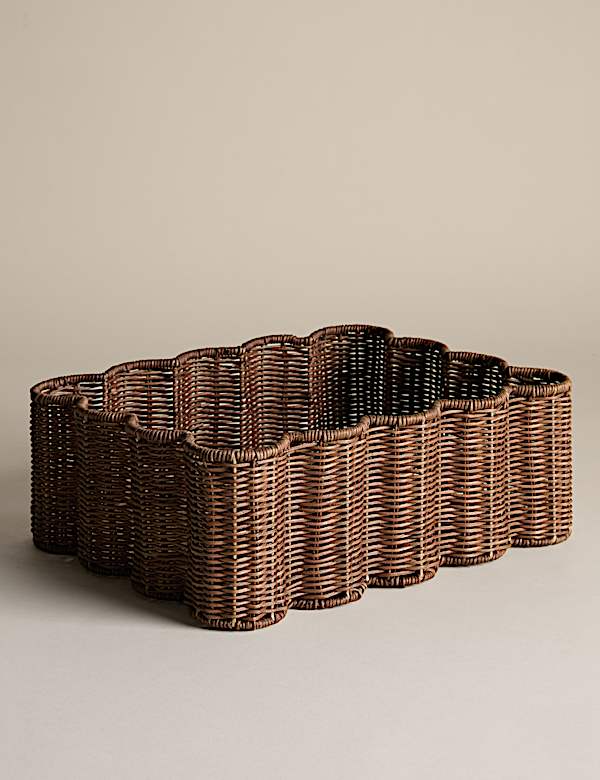 Medium Scalloped Rattan Tray - NO