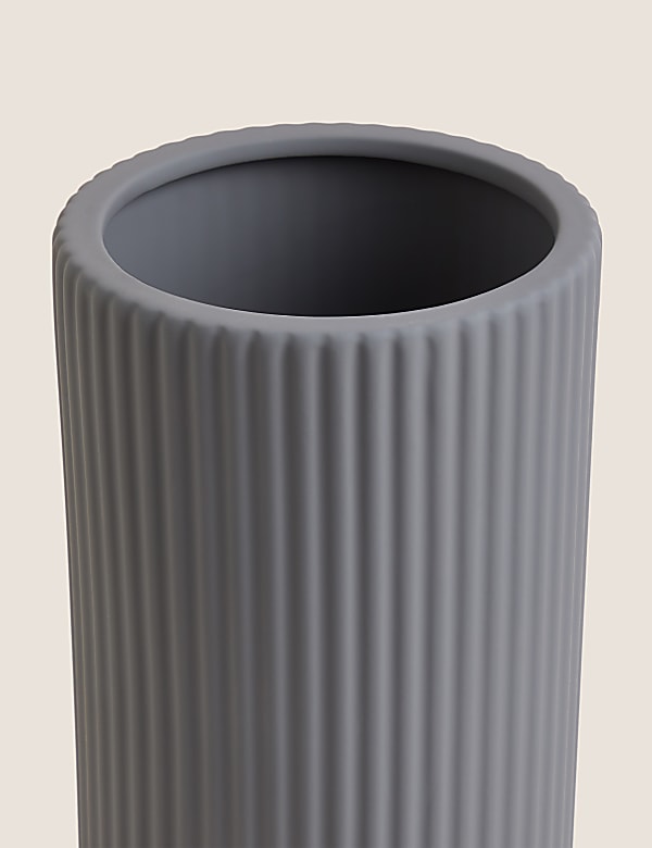 Ceramic Ridged Vase