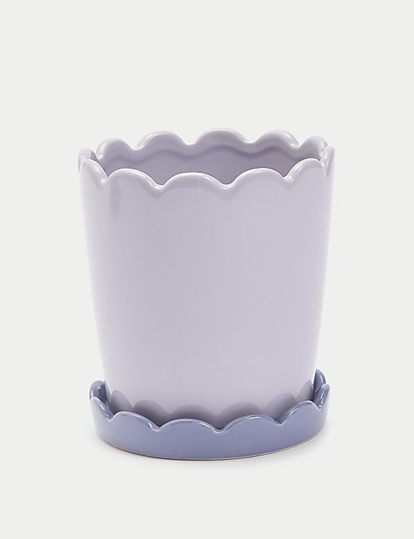 Scalloped Ceramic Planter with Tray - HK