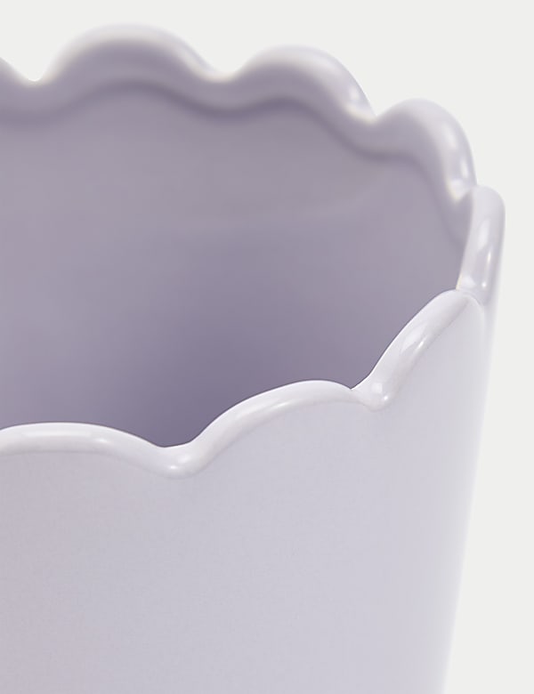 Scalloped Ceramic Planter with Tray - NL