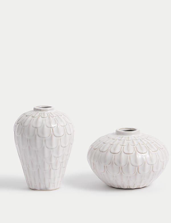 Set of 2 Mini Scallop Ceramic Vases - BE
