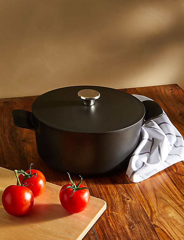 Cast Aluminium 5L Casserole Dish - LT