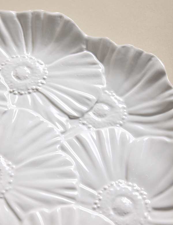 Plat &agrave; motif fleuri - FR