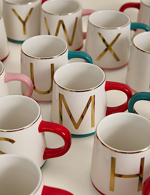 Becher mit Buchstaben - DE