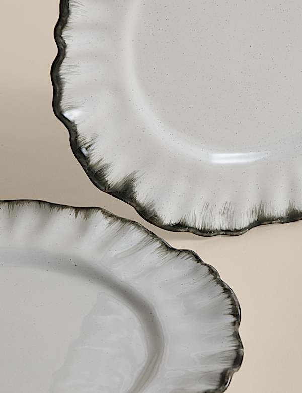 Set of 4 Ruffle Stoneware Dinner Plates - NZ