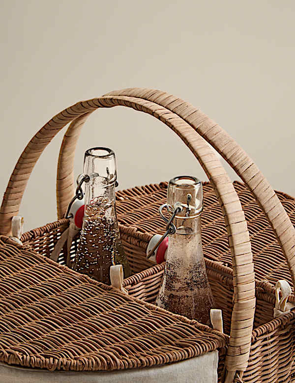 Wicker Picnic Hamper with Wine Holder - NL