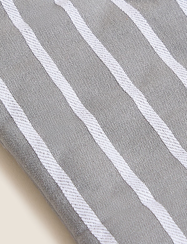 Pruhovan&aacute; kuchyňsk&aacute; chňapka v řeznick&eacute;m stylu - CZ