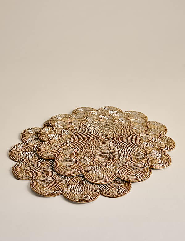 Set of 2 Beaded Scallop Placemats - HR