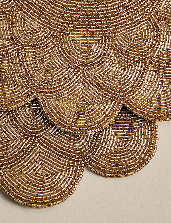 Set of 2 Beaded Scallop Placemats - HR