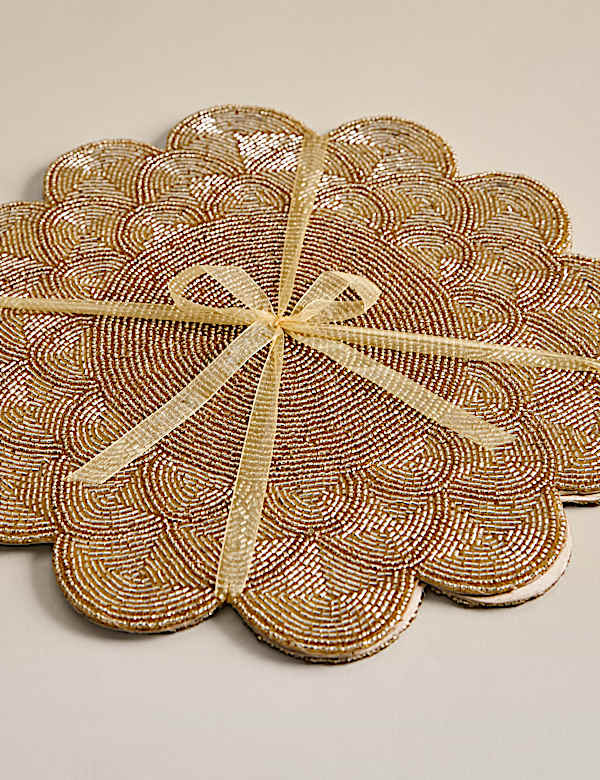 Set of 2 Beaded Scallop Placemats - HR