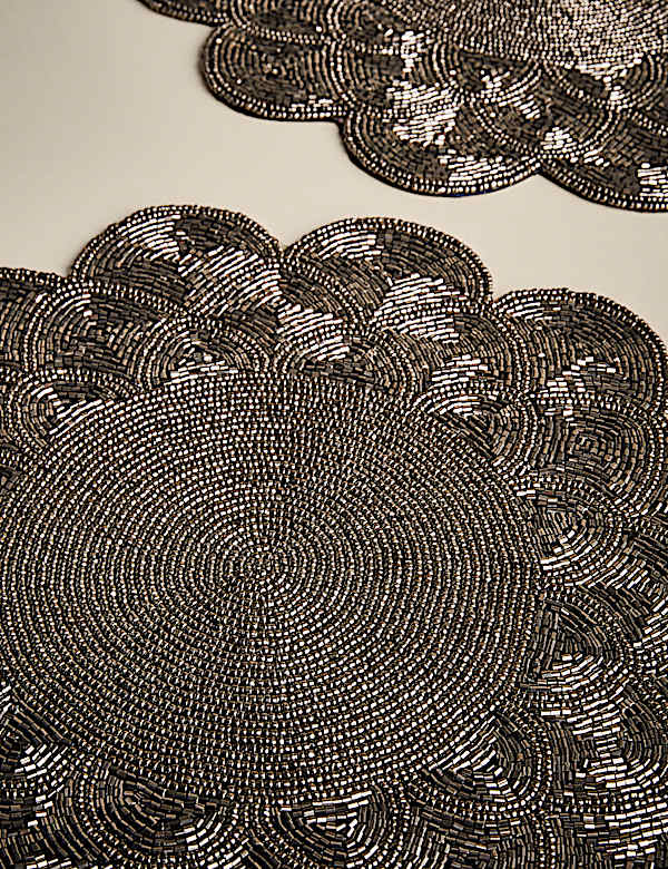 Lot de 2&nbsp;sets de table festonnés ornés de perles - BE