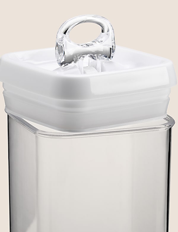 1.9L Tall Flip-Tight Food Storage - BE