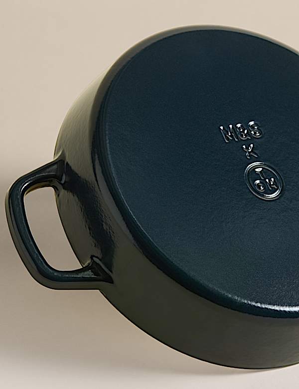 Cast Iron Medium Fluted Pie Dish - NZ