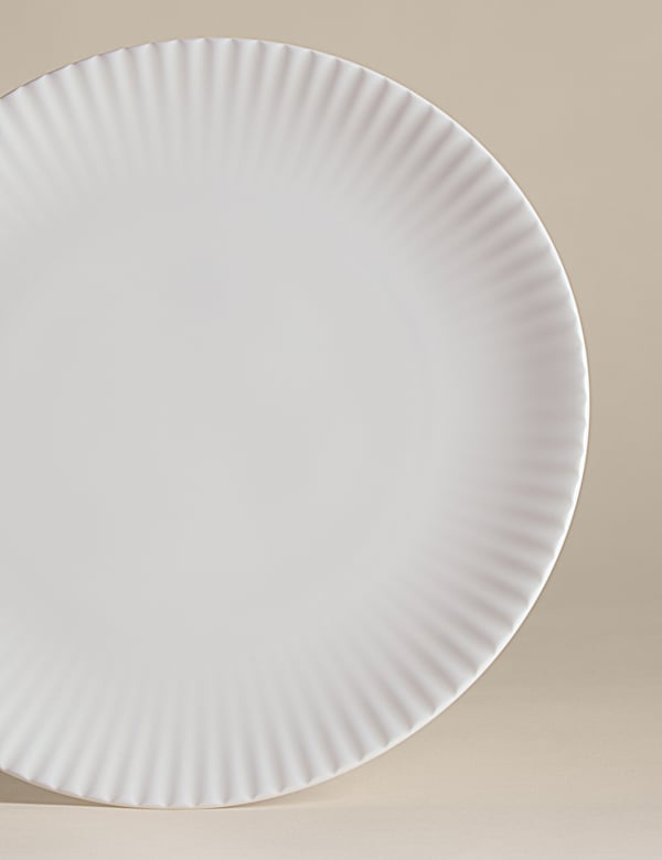 Fluted Hampton Dinner Plate - MV