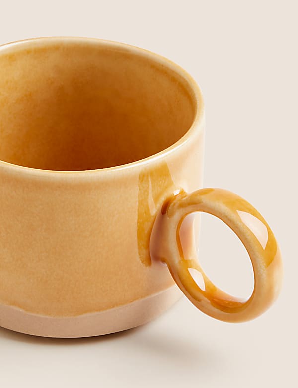 Becher aus Steingut - DE