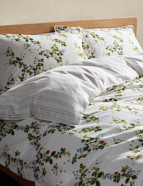 Pure Cotton Strawberry Field Bedding Set - ID