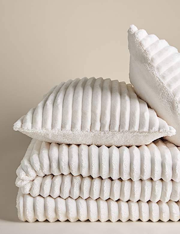 Cloud Fleece Striped Bedding Set - DE