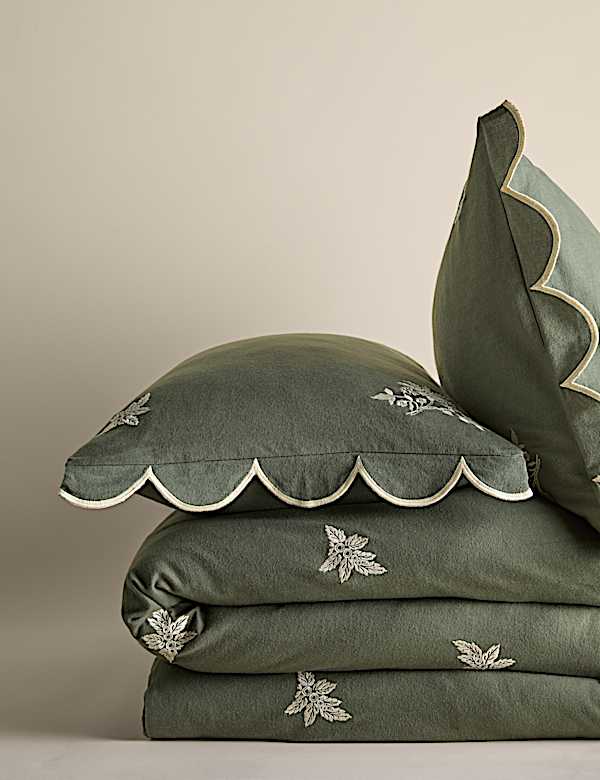 Pure Brushed Cotton Floral Embroidered Scallop Bedding Set - ID