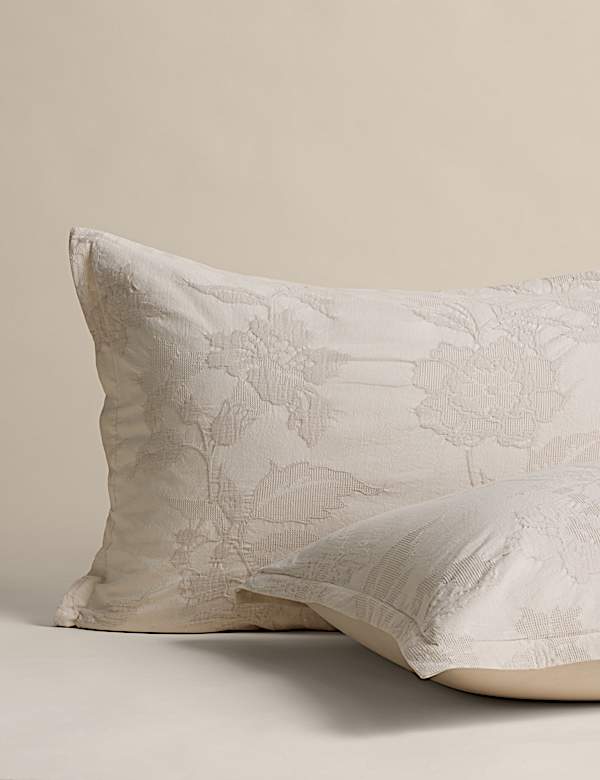 Pure Cotton Floral Matelass&eacute; Bedding Set - CH