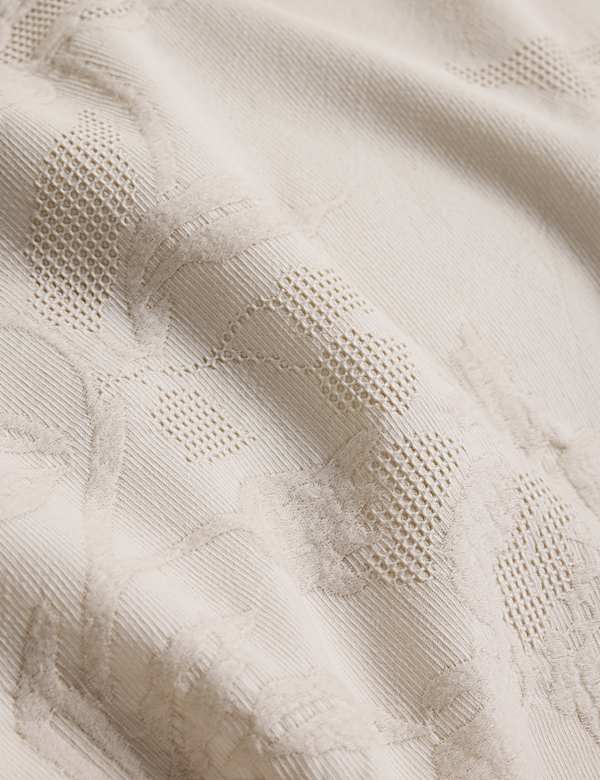 Pure Cotton Floral Matelass&eacute; Bedding Set - CH