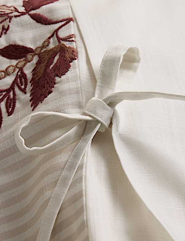 Linear Floral Embroidered Bedding Set - TW