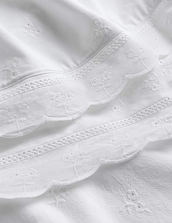 Scalloped Lace Embroidered Bedding Set - AU