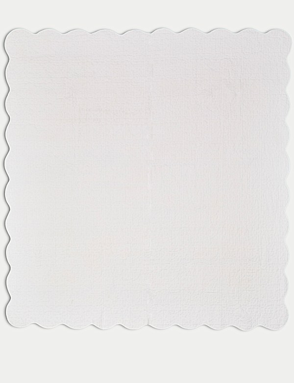 Quilted Scallop Bedspread - US