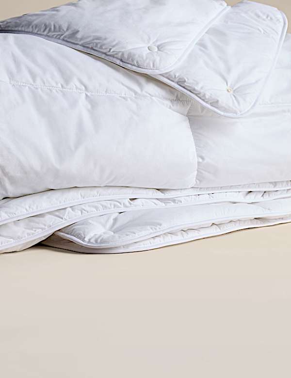Luxusní prošívaná přikrývka 3v1 z alternativního prachového peří s hodnotou tog 13,5 pro všechna roční období - CZ