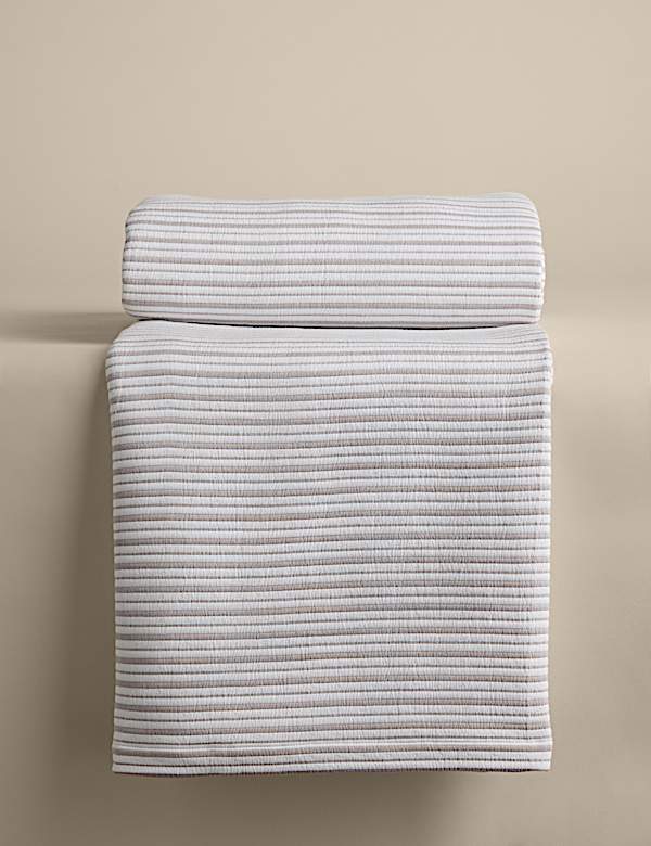 Cotton Rich Striped Matelass&eacute; Bedspread - FR
