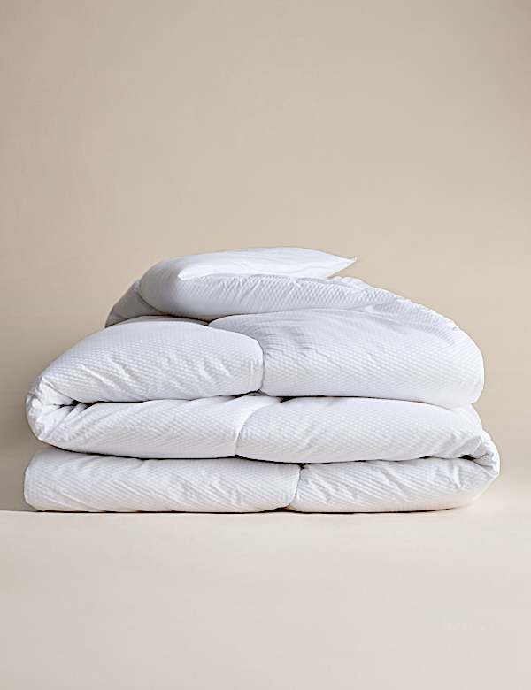 Guest Essentials 10.5 Tog Duvet - CZ