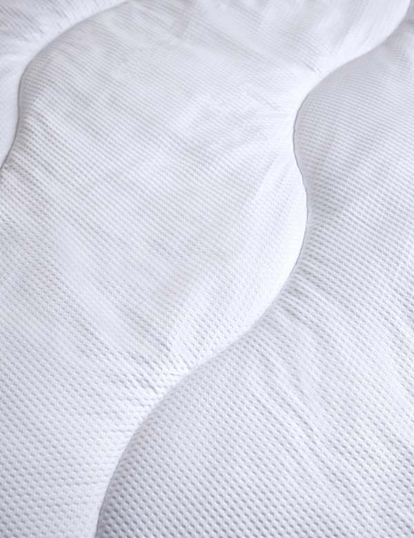 Guest Essentials 10.5 Tog Duvet - CZ