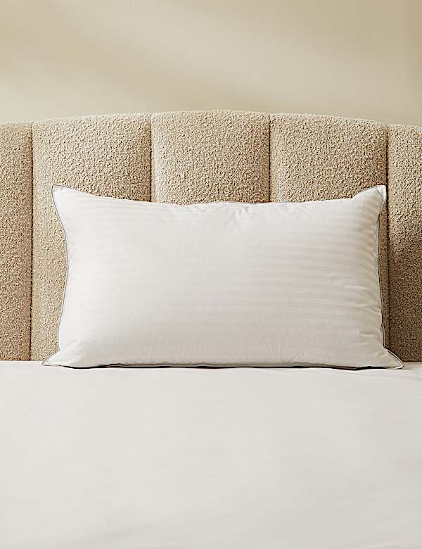 Luxusní střední polštář s peřím maďarských hus - CZ