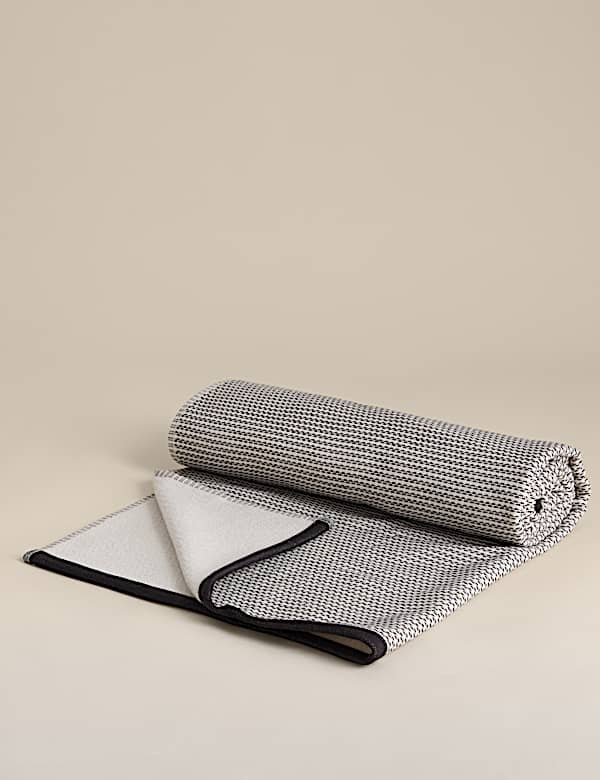 Serviette de plage tiss&eacute;e 100 % coton - BE