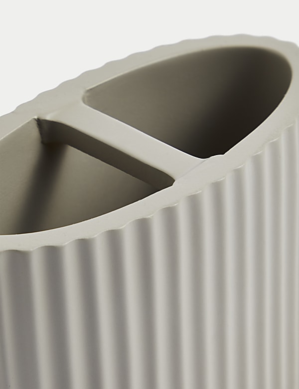 מעמד למברשות שיניים משרף בעיצוב מצולע - IL