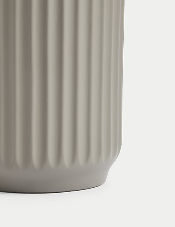 Ribbed Resin Soap Dispenser - LV