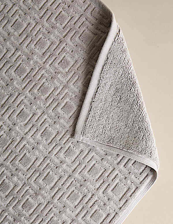 שטיחון אמבטיה קטיפתי בדוגמה גאומטרית מכותנה טהורה - IL