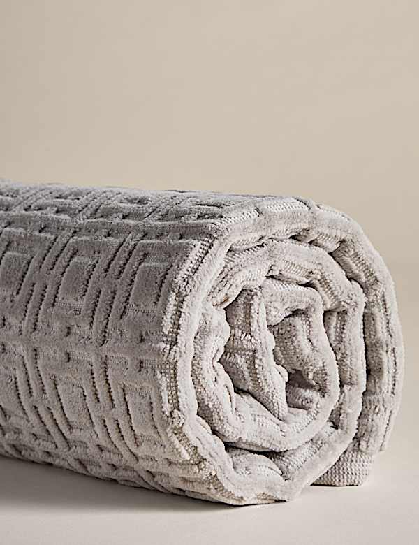 שטיחון אמבטיה קטיפתי בדוגמה גאומטרית מכותנה טהורה - IL